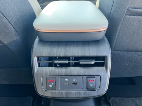 Used 2024 Nissan Ariya FWD image 44