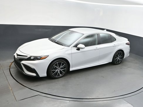 Used 2024 Toyota Camry SE image 27