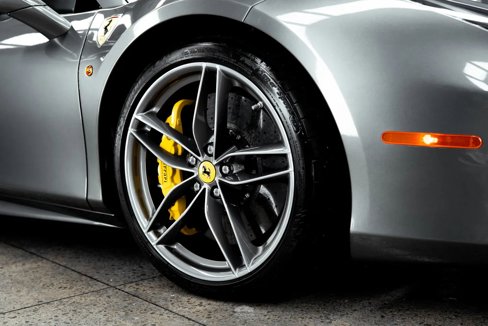 Used 2018 Ferrari 488 Spider image 14