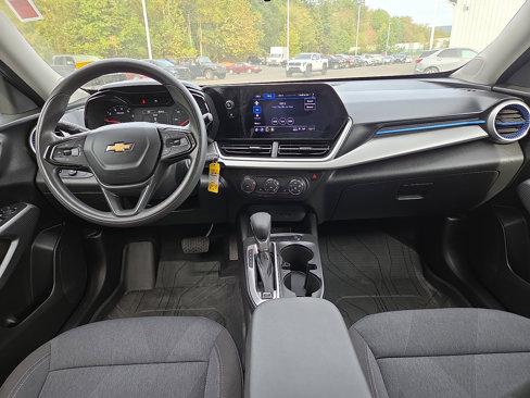 Used 2024 Chevrolet Trax LS w/ LS Convenience Package image 23