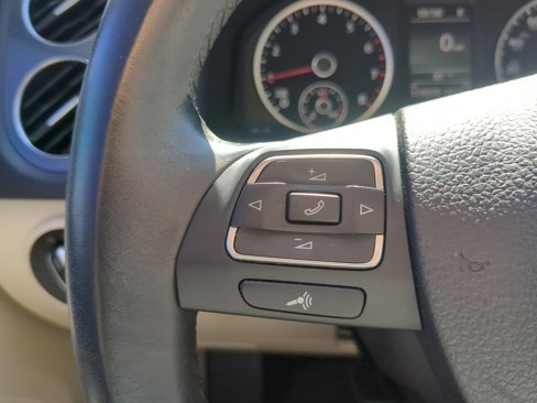 Used 2017 Volkswagen Tiguan S image 30