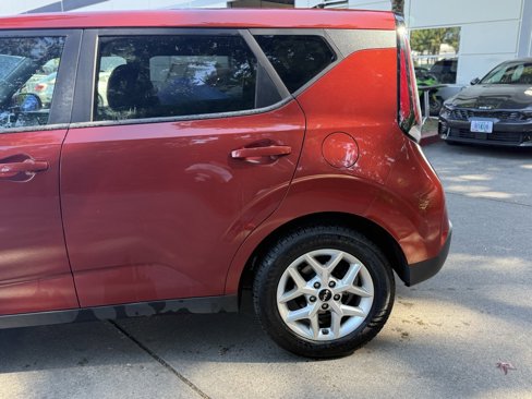 Used 2023 Kia Soul LX w/ LX Technology Package image 8