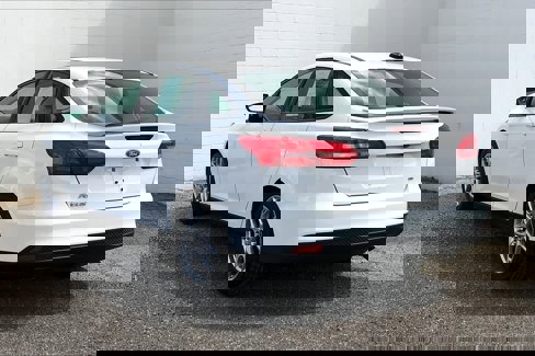 Used 2015 Ford Focus SE w/ Equipment Group 201A image 10