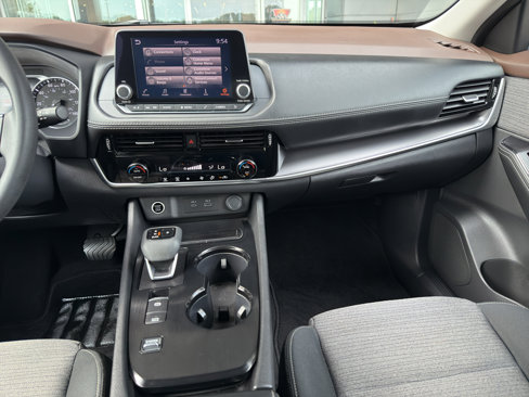 Used 2023 Nissan Rogue SV image 22