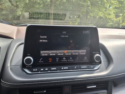Used 2023 Nissan Rogue SV image 21