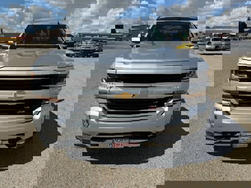 Used 2018 Chevrolet Silverado 1500 LT w/ All Star Edition image 2