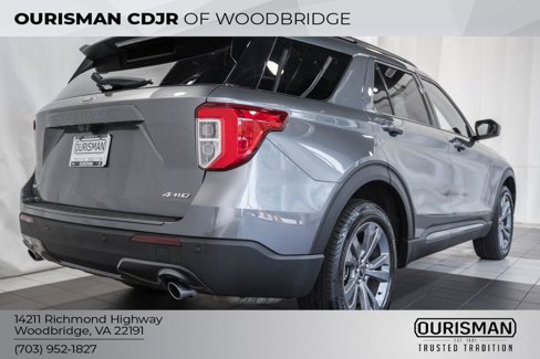 Used 2022 Ford Explorer XLT w/ Equipment Group 202A image 5
