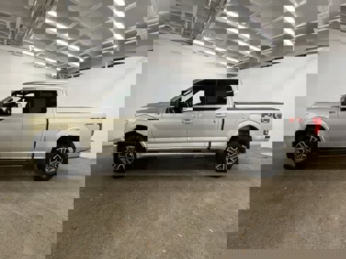 Used 2016 Ford F150 XLT w/ Equipment Group 302A Luxury image 3