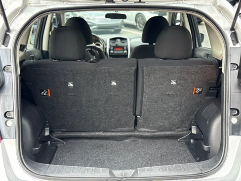 Used 2015 Nissan Versa Note SV image 11
