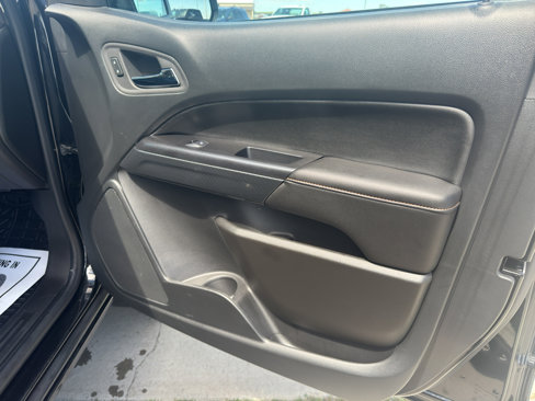 Used 2022 GMC Canyon AT4 image 24
