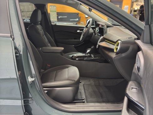 New 2025 Chevrolet Trax LT image 18