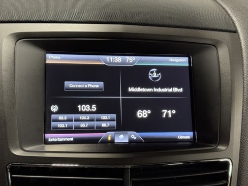 Used 2015 Lincoln MKT AWD image 22