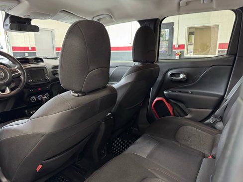 Used 2017 Jeep Renegade Trailhawk image 24