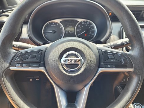 Used 2018 Nissan Kicks S image 24