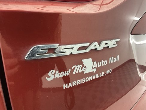 Used 2016 Ford Escape SE w/ SE Cold Weather Package image 18