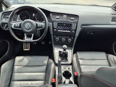 Used 2015 Volkswagen GTI SE image 9