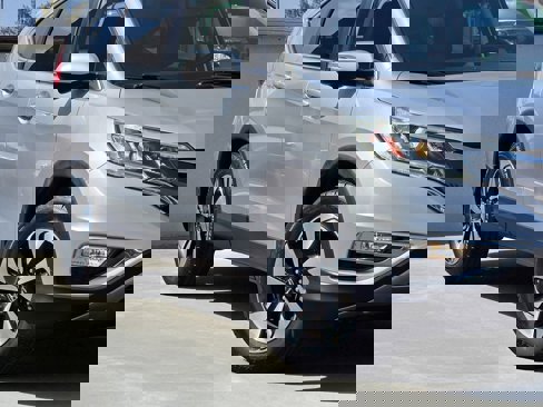 Used 2016 Honda CR-V Touring image 3