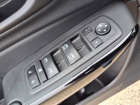 Used 2023 Jeep Cherokee Altitude Lux image 18