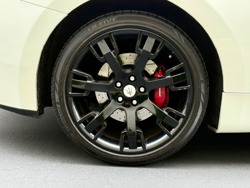 Used 2014 Maserati GranTurismo Sport image 19