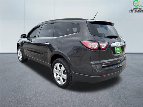 Used 2017 Chevrolet Traverse LT w/ Style and Technology Package image 3