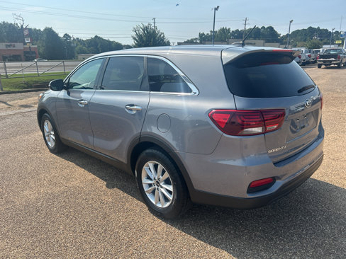 Used 2020 Kia Sorento LX image 3
