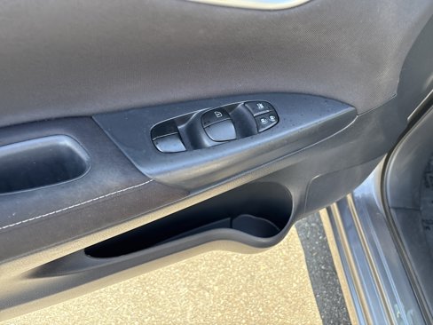 Used 2015 Nissan Sentra S image 16