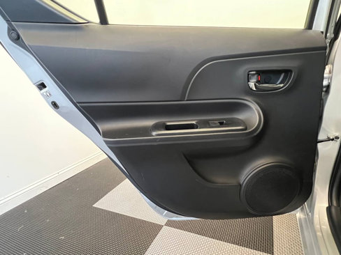 Used 2016 Toyota Prius C Two image 9