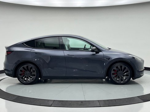 Used 2023 Tesla Model Y Performance image 4