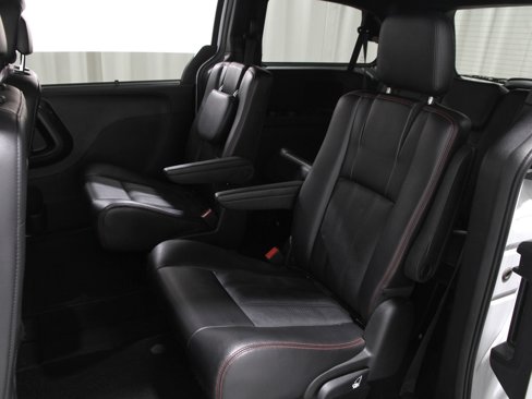 Used 2018 Dodge Grand Caravan GT image 21