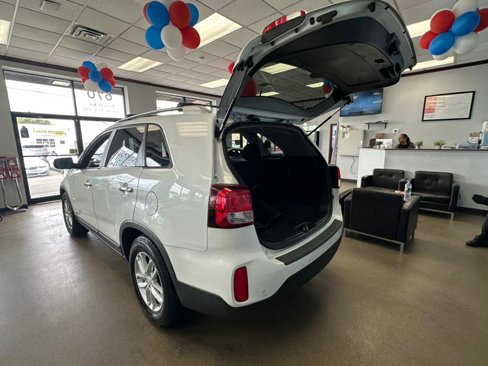 Used 2014 Kia Sorento LX image 26