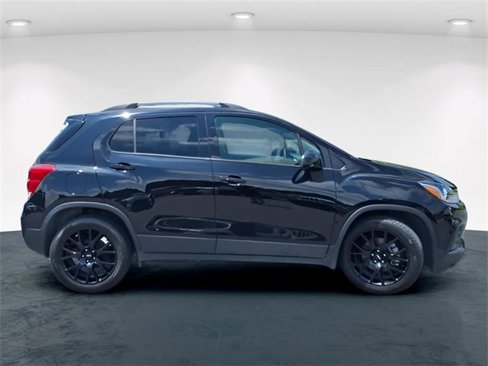 Used 2022 Chevrolet Trax LT w/ Midnight Edition image 20
