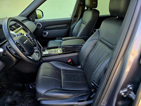 Used 2020 Land Rover Discovery HSE image 11
