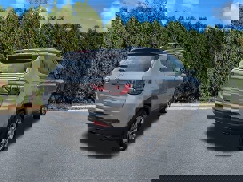 Used 2022 Jeep Compass Limited image 4