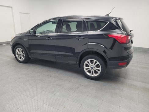 Used 2019 Ford Escape SE image 3