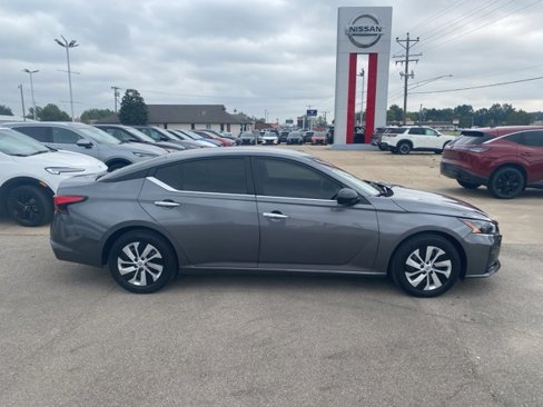 Used 2024 Nissan Altima 2.5 S image 7