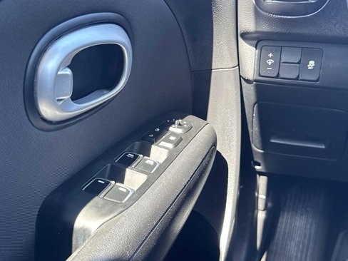 Used 2019 Kia Soul + image 15