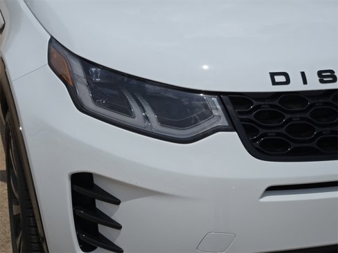 Certified 2025 Land Rover Discovery Sport Dynamic SE image 9