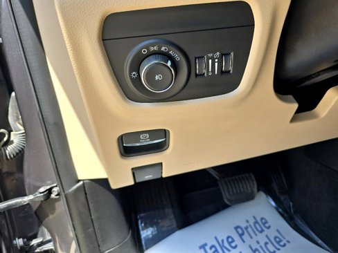 Used 2024 Jeep Grand Cherokee L Limited image 33