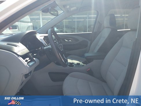 Used 2023 GMC Terrain SLE w/ Driver Convenience Package image 3