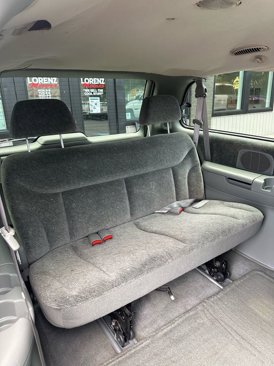 Used 1999 Chrysler Town & Country LX image 12