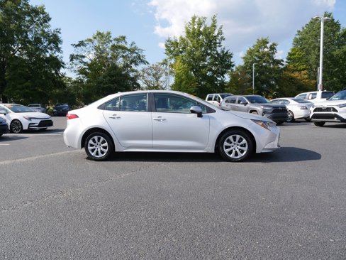 Used 2025 Toyota Corolla LE image 3
