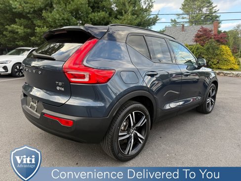 Certified 2022 Volvo XC40 T5 R-Design image 8