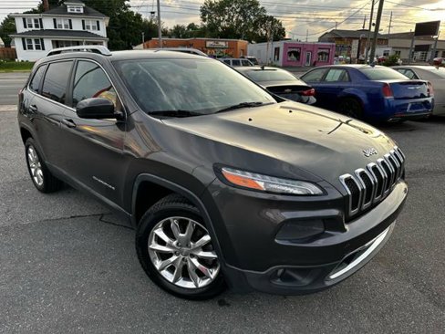 Used 2014 Jeep Cherokee Limited w/ Luxury Group image 2