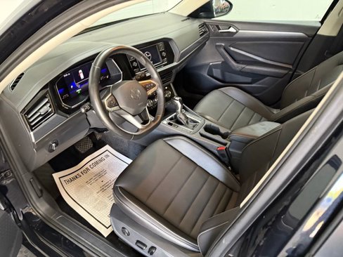 Used 2022 Volkswagen Jetta SE image 14