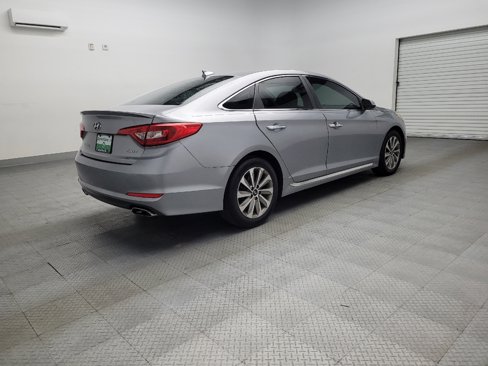 Used 2015 Hyundai Sonata Sport w/ Option Group 03 image 9
