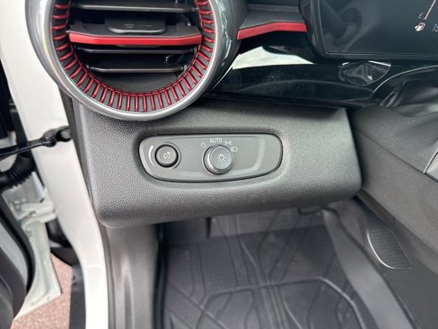 New 2025 Chevrolet Trax RS image 13