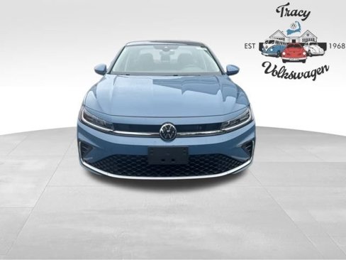 New 2025 Volkswagen Jetta SE image 2