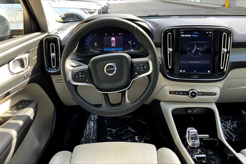 Used 2024 Volvo XC40 B5 Plus w/ Protection Package Premier image 5