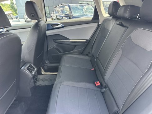 Used 2024 Volkswagen Taos SE image 6