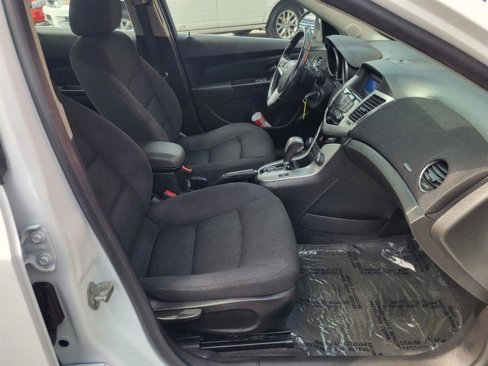 Used 2014 Chevrolet Cruze LT image 16